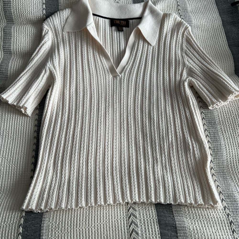 Truth White V-Neck Short-Sleeve Sweater